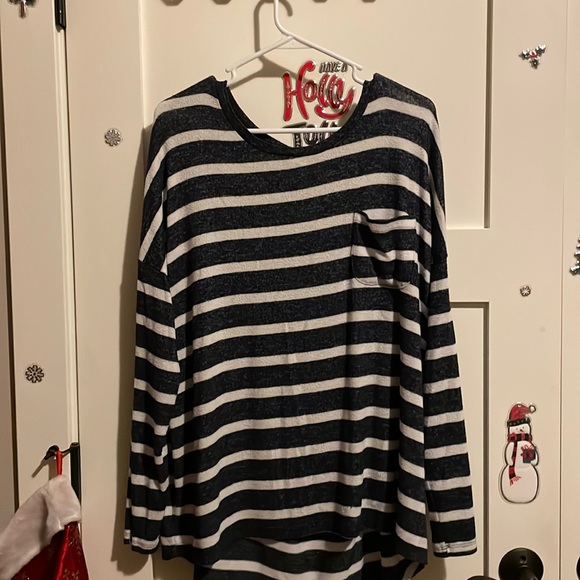 Cute blouse - Picture 1 of 1